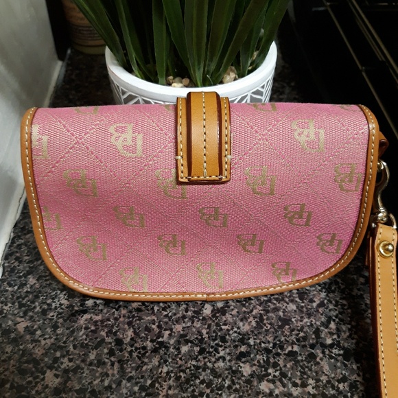 Dooney and Bourke Wristlet - Picture 2 of 8